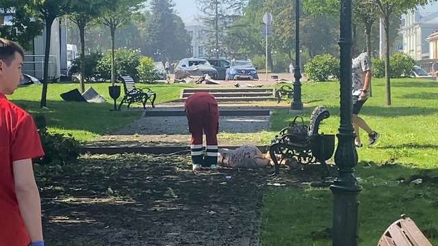 Обстріляний росіянами центр Чернігова. Є жертви.