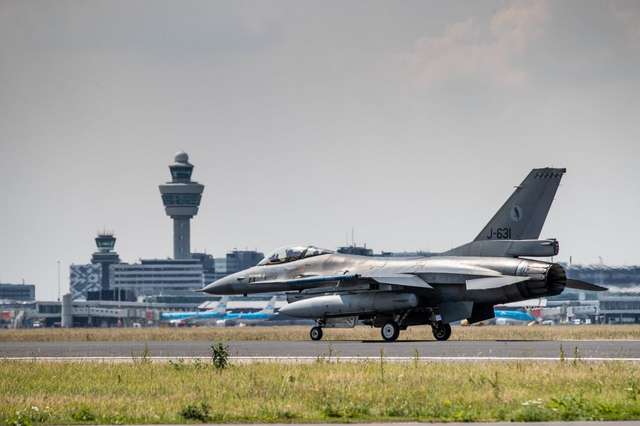 Нідерланди віддають Україні всі свої F-16 - і це лише початок_1