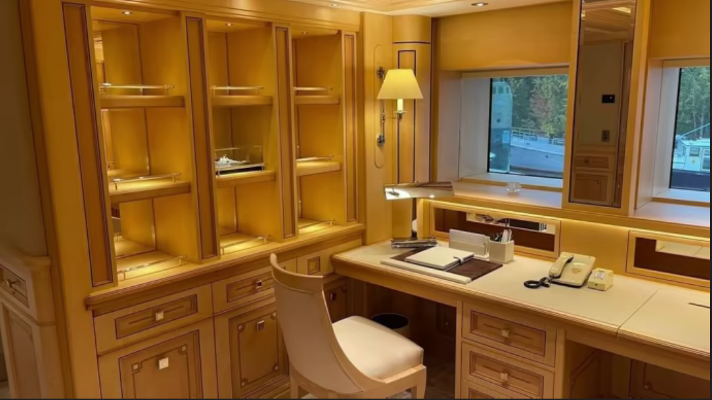 Кабінет власника яхти 