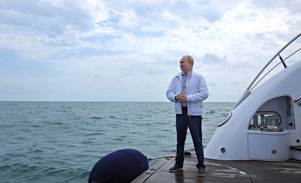 Супер'яхту путіна уникла арешту і змогла обійти санкції_1