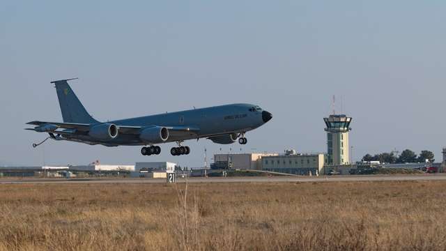 НАТО та країни Альянсу проводять над Румунією тривалі авіаційні навчання_5