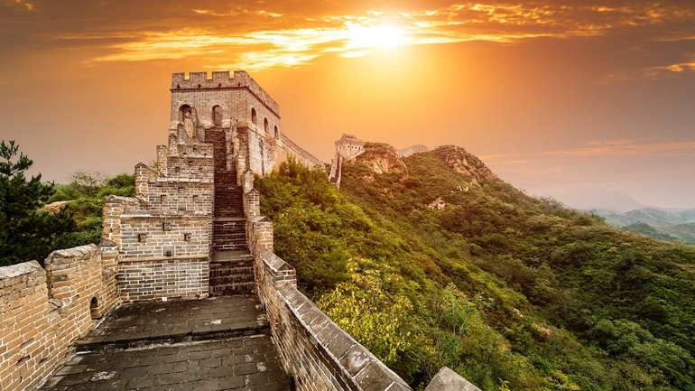 Двоє будівельників пошкодили Велику Китайську стіну