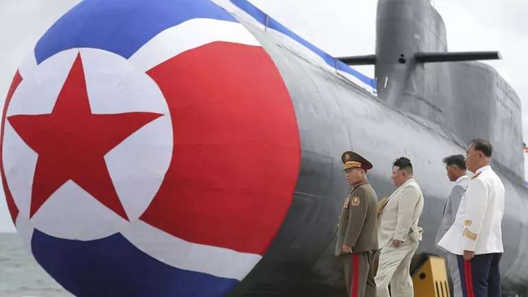 Північна Корея запустила новий підводний човен для тактичної ядерної атаки