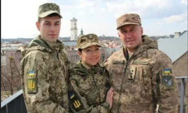 Андрій Дубовой (справа) з дружиною Аллою і сином Владиславом