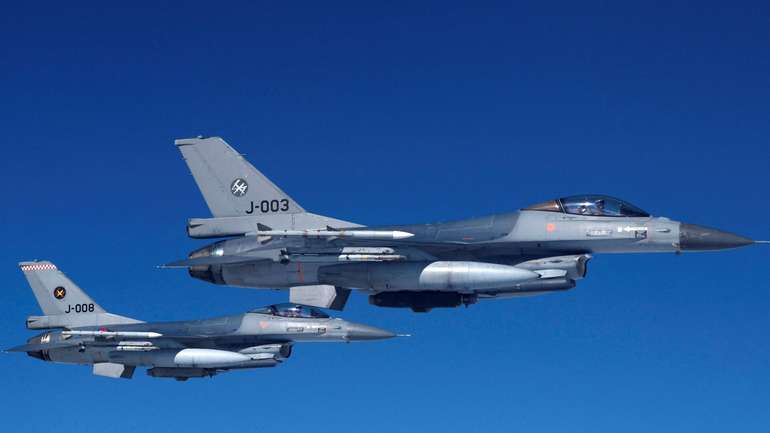 Перші F-16 можуть з’явитися в українському небі вже у лютому 2024, - WSJ