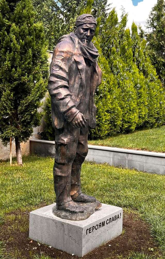 У Тбілісі з'явився пам’ятник Герою України Олександру Мацієвському_1