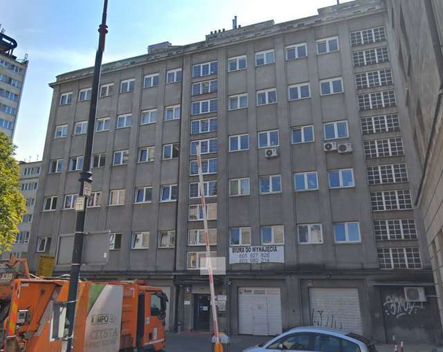 Офісний центр на Смуліковського в Варшаві