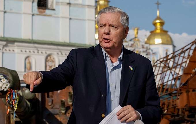 Якщо Україна прогрáє, РФ вдереться у Центральну Європу, — сенатор Ґрем