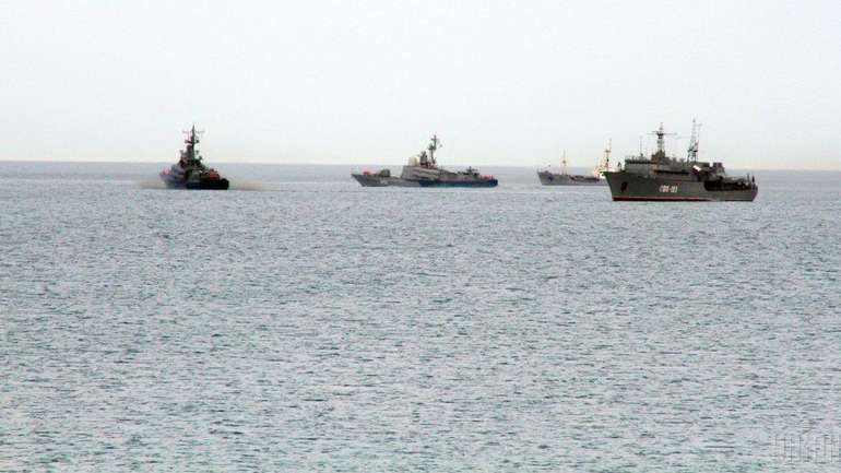 Російські кораблі покидають Севастополь