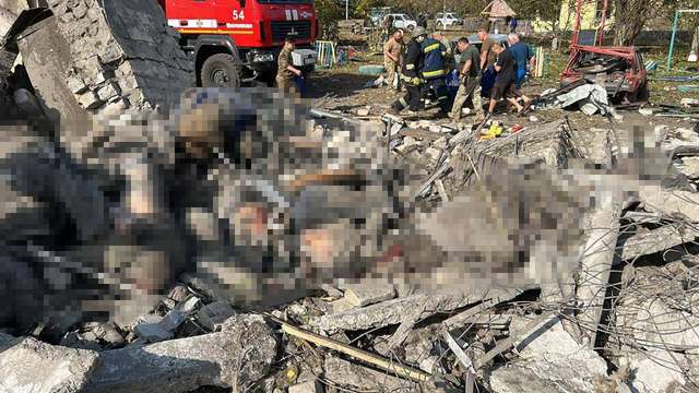 Окупанти вбили ракетним ударом 49 цивільних на Куп'янщині_3