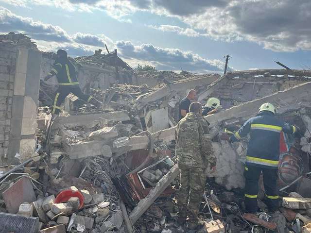 Окупанти вбили ракетним ударом 49 цивільних на Куп'янщині_5