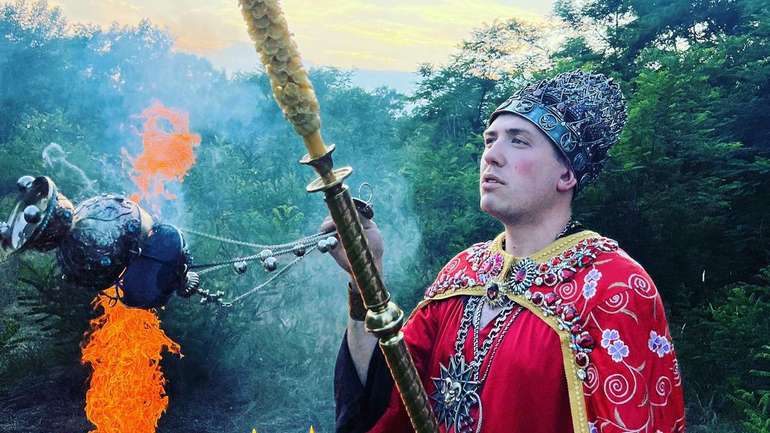 Голова ВР нагородив жреця-таролога за заслуги перед державою