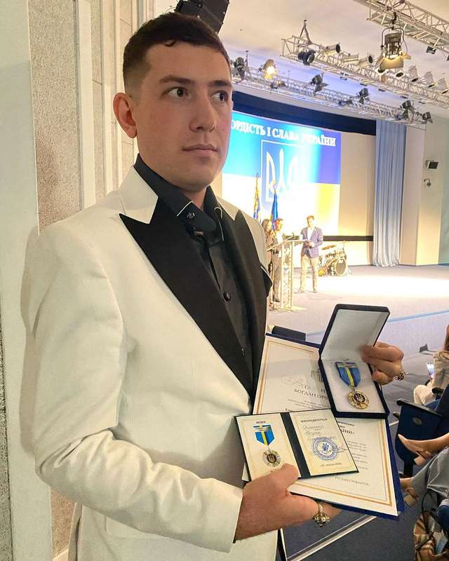 Голова ВР нагородив жреця-таролога за заслуги перед державою_3