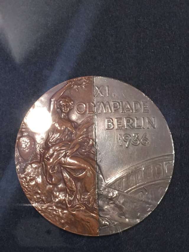 Як японські олімпійці медалі ділили_1
