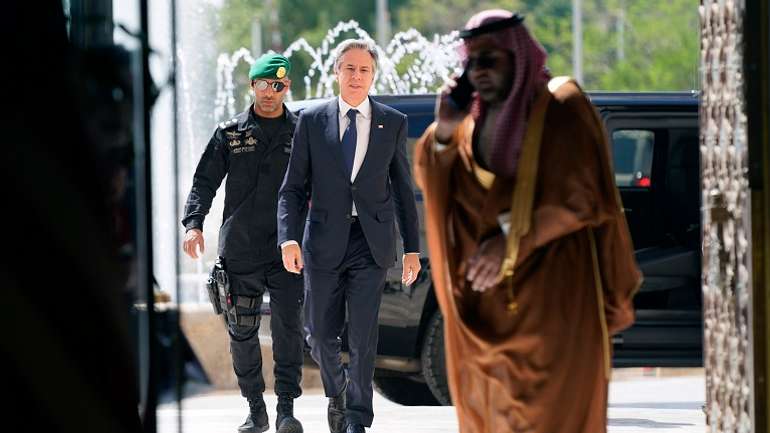 Саудівський принц вказав Блінкену на його місце — The Washington Post