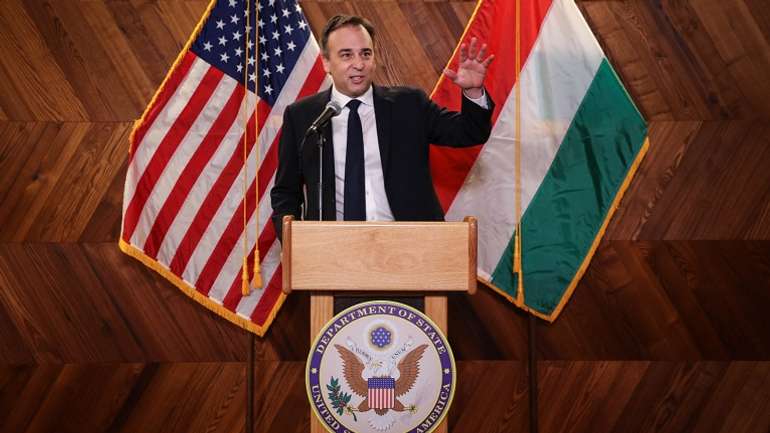 Посол США в Угорщині нажився на консультуванні російського олігарха