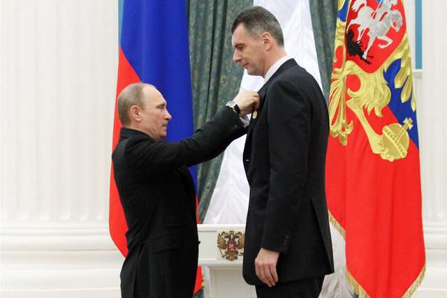 Путін нагороджує Прохорова за вірну службу режиму