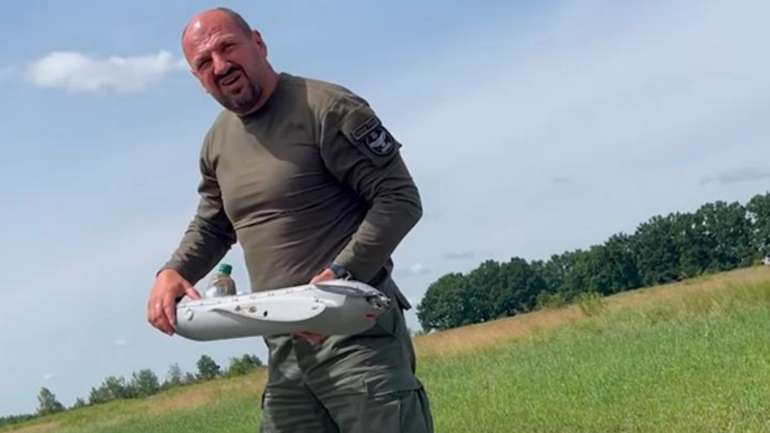 Борислав Розенблат під час випробувань дронів HAWK