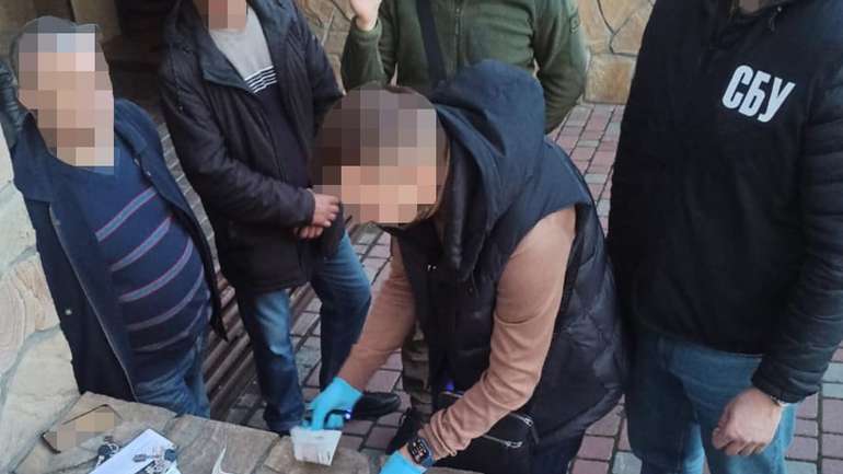 Адвокат і посадовець полтавського вишу допомогали ухилянтам виїхати за кордон