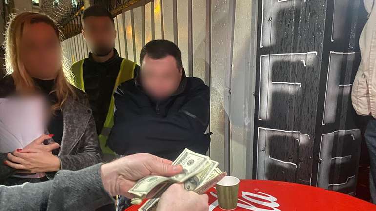Заступник директора департаменту Держмитслужби Сергій Чернецький попався на хабарі