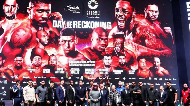 Двобій Усика та Ф'юрі відбудеться у лютому 2024 року