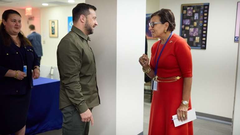 Пріцкер владі України: грошей від США ставатиме все менше