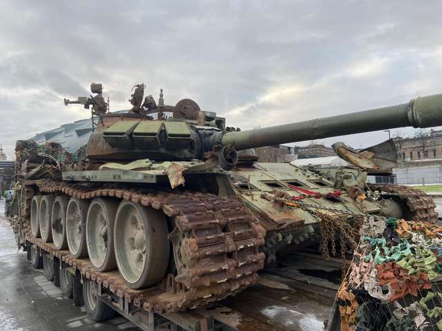 Російський танк знову на фінляндській землі, але є нюанс_1