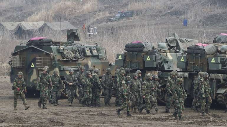 Армія КНДР перекидає важке озброєння до кордону з Південною Кореєю