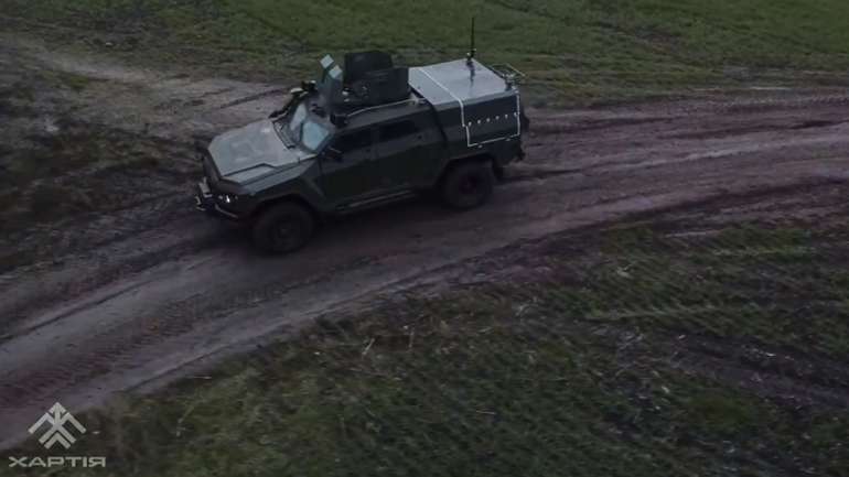 Нацгвардійці показали панцерник «Новатор» в умовах фронту