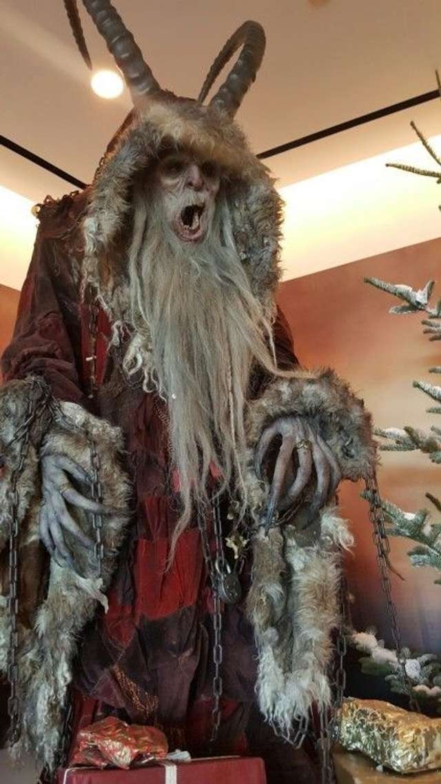 Крампус — антипод святого Миколая