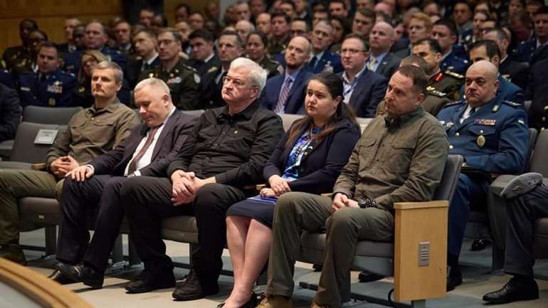 Голова держави Єрмак став у США «ветераном війни»