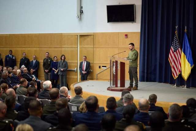 Голова держави Єрмак став у США «ветераном війни»_1