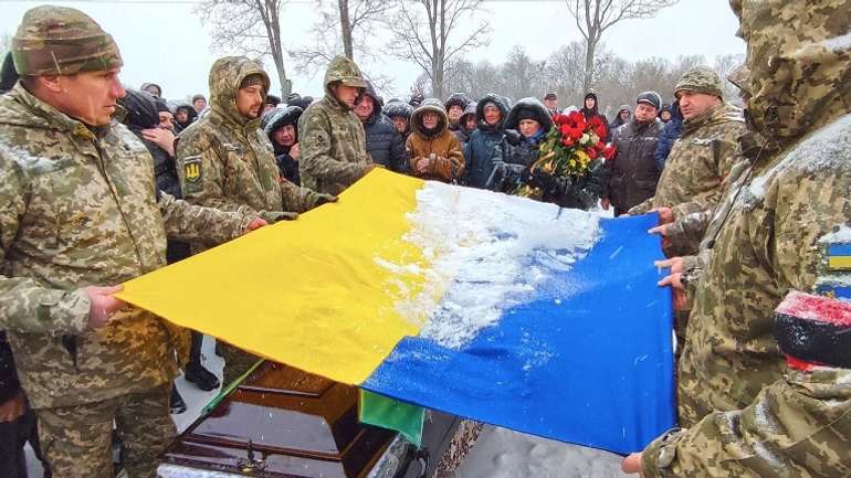 «Небесна сотня тисяч»: скільки захисників втратила Україна за 2 роки?