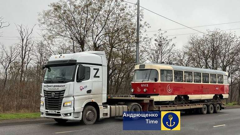 Росіяни крадуть уцілілі трамваї з окупованого Маріуполя