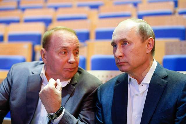 Зеленський не запроваджує санкцій проти своїх друзів із КВК Маслякових_1