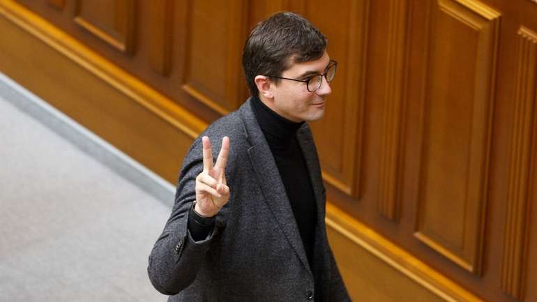 Слуги народу хочуть віддати частку держави у порту «Південний» олігархам Жеваго та Федоричеву