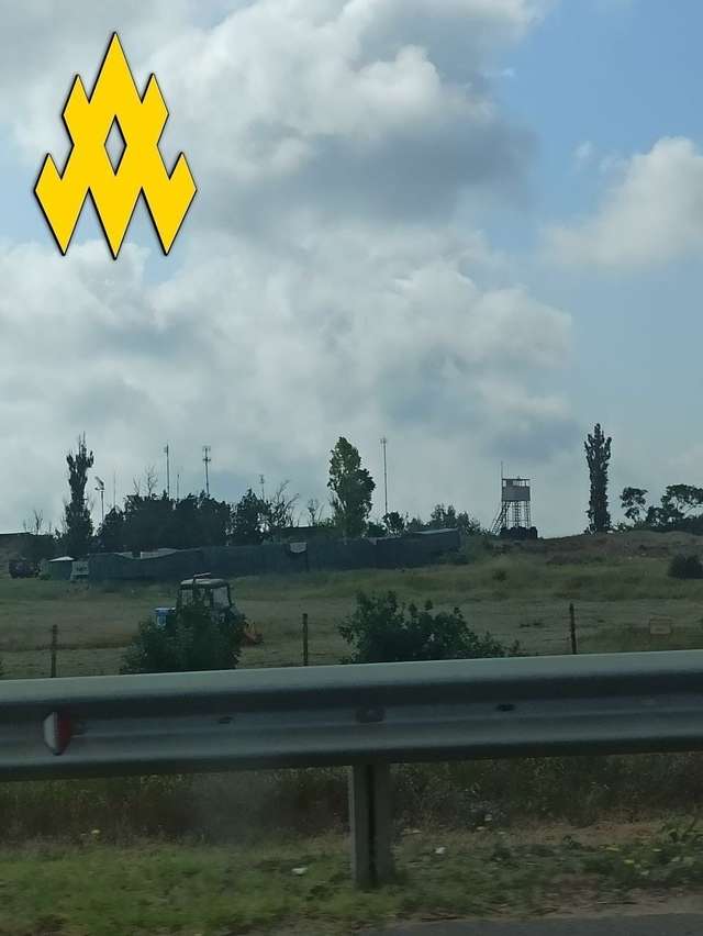 Фотофакт: росіяни встановили розрахунок ППО на окупованому острові Тузла_1