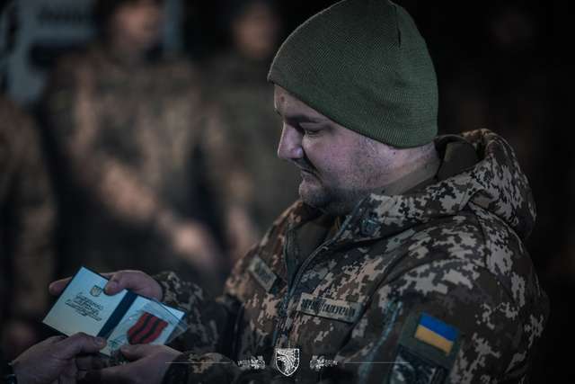 Фронтовиків нагородили відзнаками Головнокомандувача ЗСУ_9