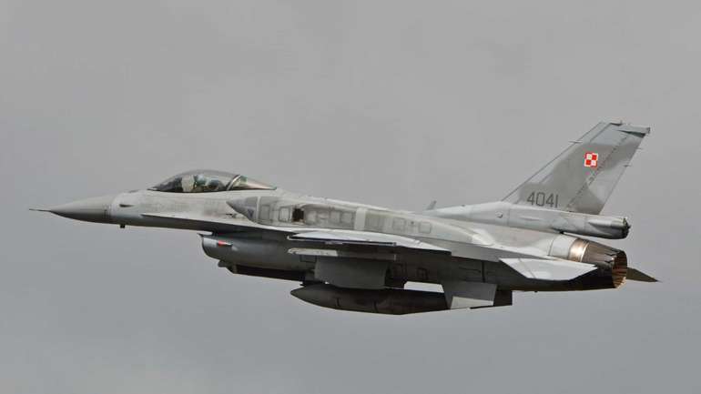 Польща підняла в повітря F-16 через масовану ракетну атаку росії по Україні