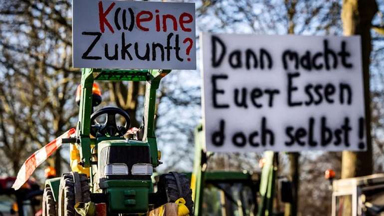 Протести німецьких аграріїв зупинили роботу концерну Volkswagen