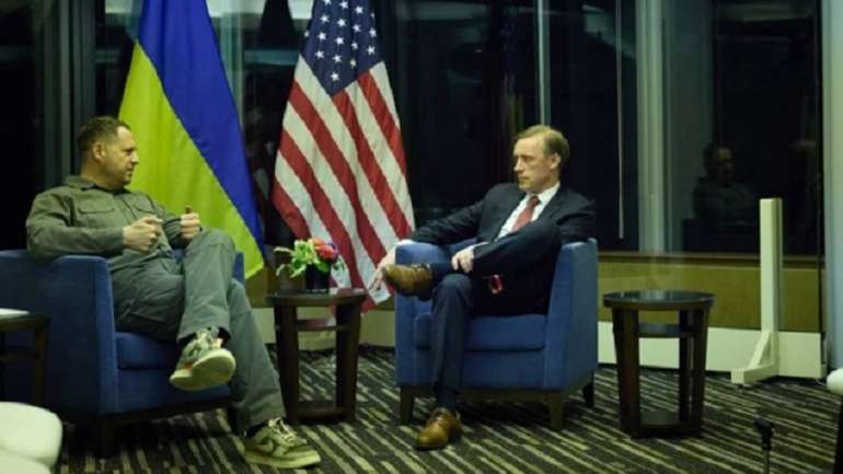 Те, наскільки Захід зрадив Україну, шокує — Bloomberg