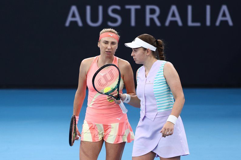 Людмила Кіченок та Єлена Остапенко.