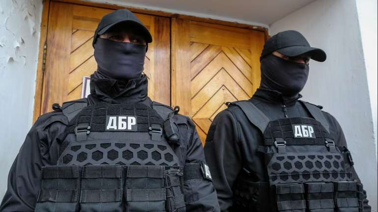 Мовний омбудсмен закликав ДБР проводити затримання українською
