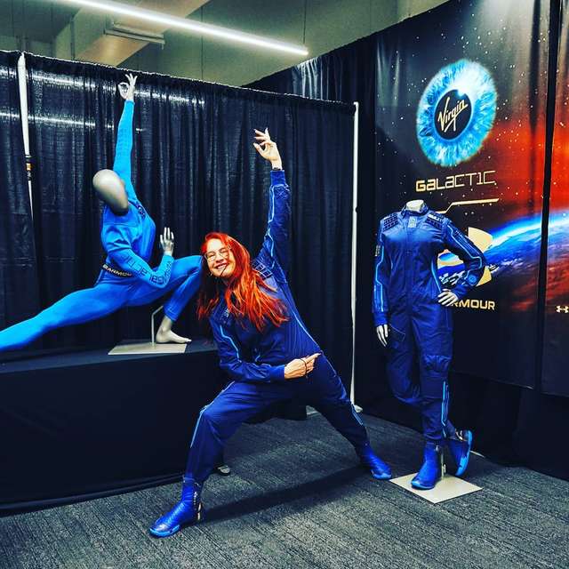 Уродженка Одеси полетить у космос на кораблі Virgin Galactic_9