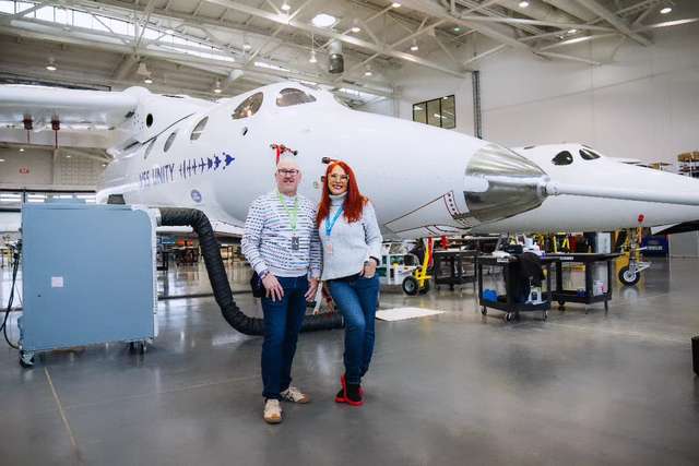 Уродженка Одеси полетить у космос на кораблі Virgin Galactic_11