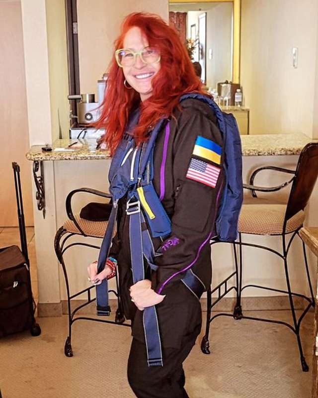 Уродженка Одеси полетить у космос на кораблі Virgin Galactic_1