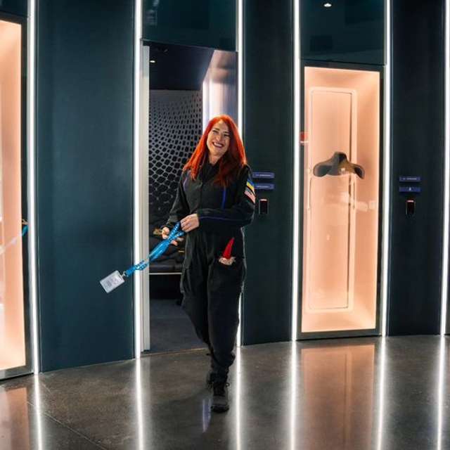 Уродженка Одеси полетить у космос на кораблі Virgin Galactic_5