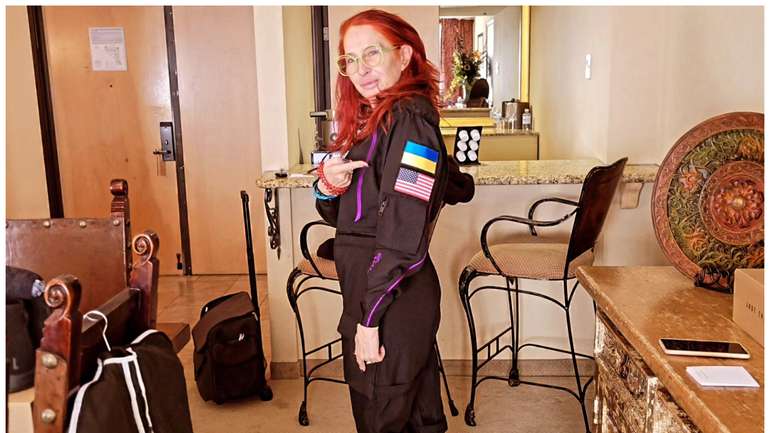 Уродженка Одеси полетить у космос на кораблі Virgin Galactic