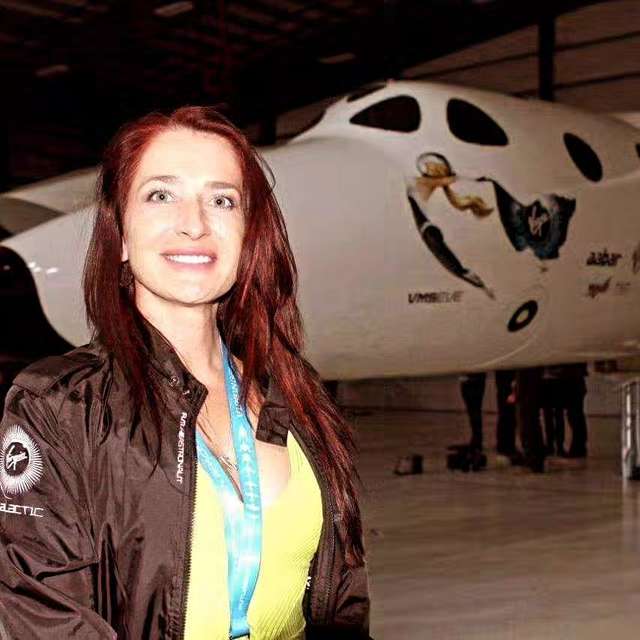 Уродженка Одеси Ліна Бороздіна стала першою українкою, яка побувала в космосі_5