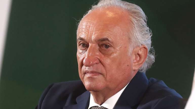 путінські олігархи продовжують відмовлятися від громадянства московії